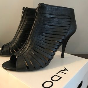 Aldo's women ankle boot Size 10